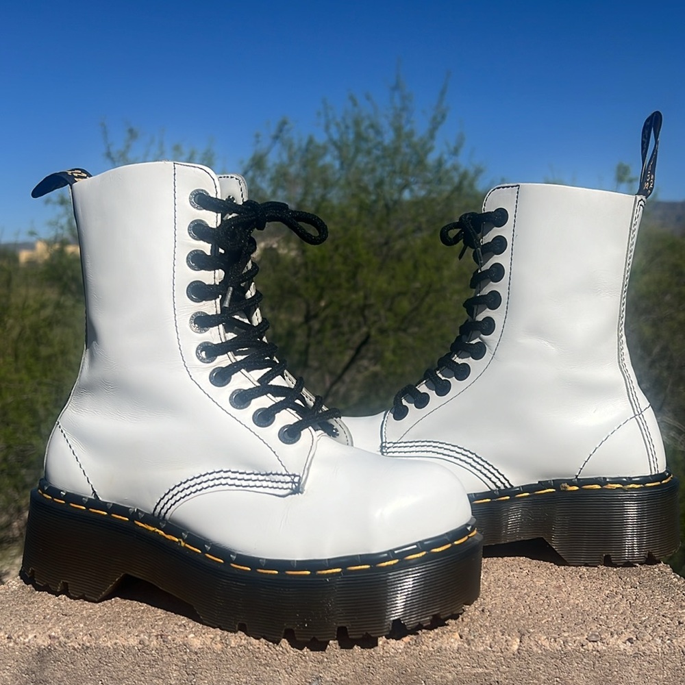 🏴󠁧󠁢󠁥󠁮󠁧󠁿 Steel Toe MIE Dr. Martens 10 Eye White Retro Platform Boots UK 4